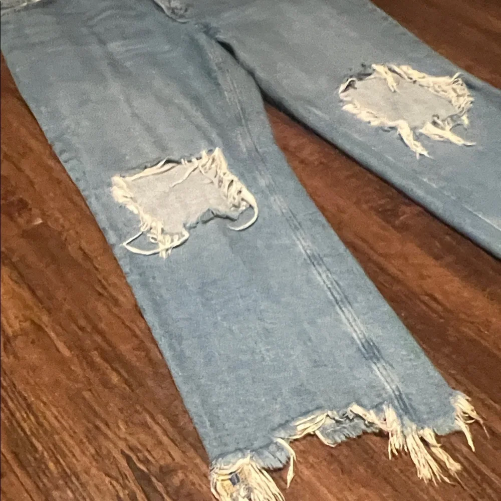 Size 32 Maggie Distressed Blue Jeans - Picture 14 of 15